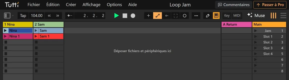 La Session View de TuttiDAW avec les pistes de Nina et de Sam, leurs boucles sous forme de clips, et les scènes Jam et Slot 1 à 4.