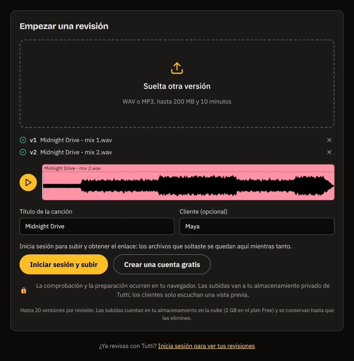 Empezar una revisión con dos mezclas de Midnight Drive, vista previa de la forma de onda, el título, la clienta Maya e Iniciar sesión y subir.
