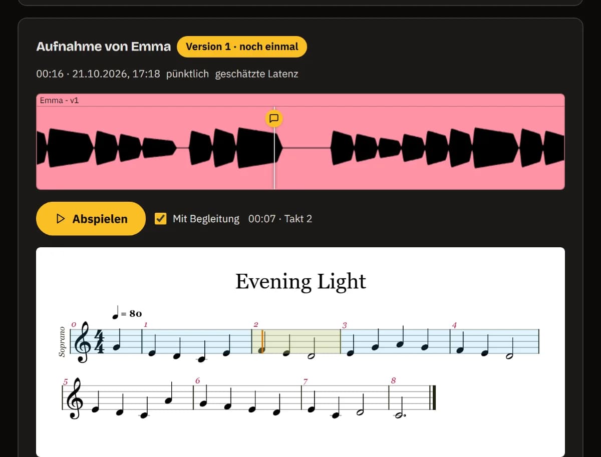 Emmas Aufnahme, Version 1: ihre Wellenform mit einer Notizmarke, Abspielen, Mit Begleitung, der Abspielkopf in Takt 2 und die Partitur mit markiertem Takt 2.