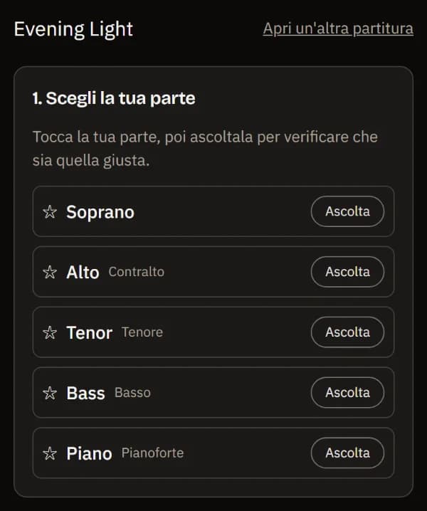 La partitura d'esempio Evening Light aperta su un telefono: Scegli la tua parte, con Soprano, Alto, Tenor, Bass e Piano, ognuna con un pulsante Ascolta.